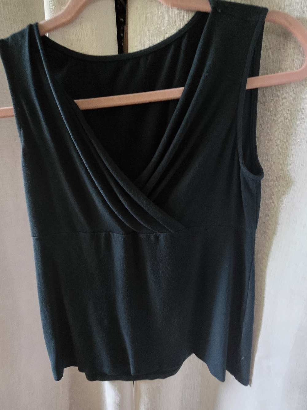 Sleeveless Draped V-Neck Women's Top — Black